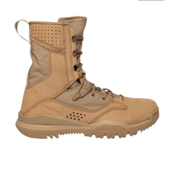 Nike Desert Field Boots 8” size 6 men’s - Picture 1 of 12
